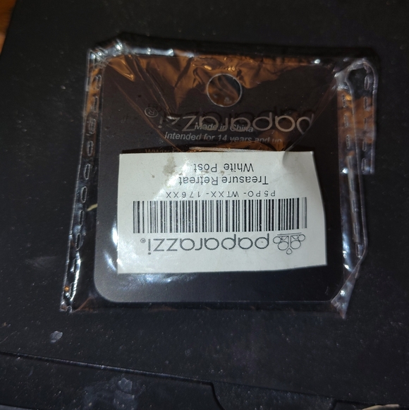 Stunning Treasure Retreat Black and Silver Teardrop Earrings w/White Post - Picture 2 of 4